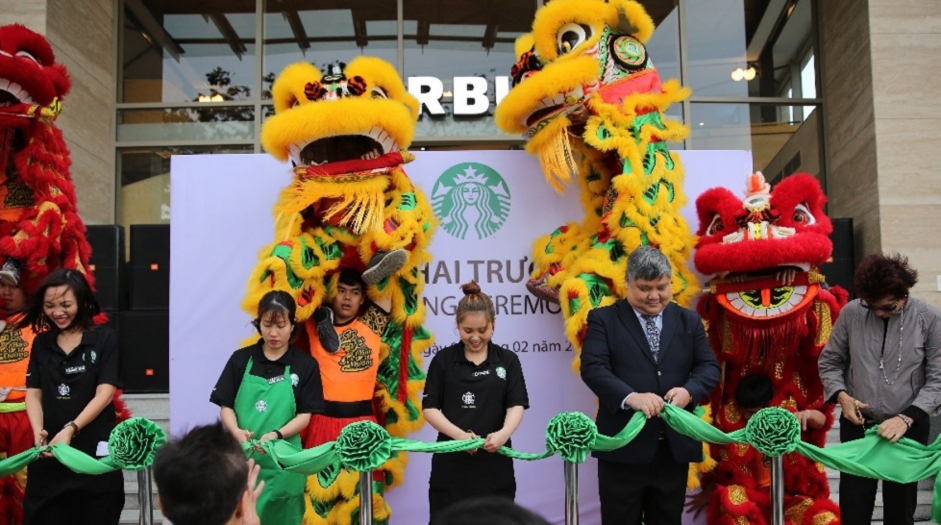 Starbucks - Nàng mỹ nhân ngư lần đầu ra mắt tại thành phố biển Đà Nẵng